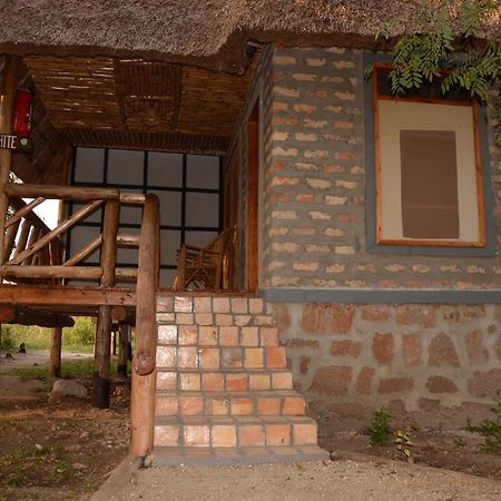 Irungu Forest Safari Lodge Katunguru 外观 照片