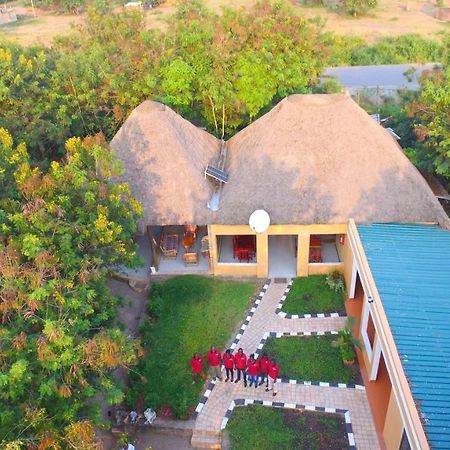 Irungu Forest Safari Lodge Katunguru 外观 照片