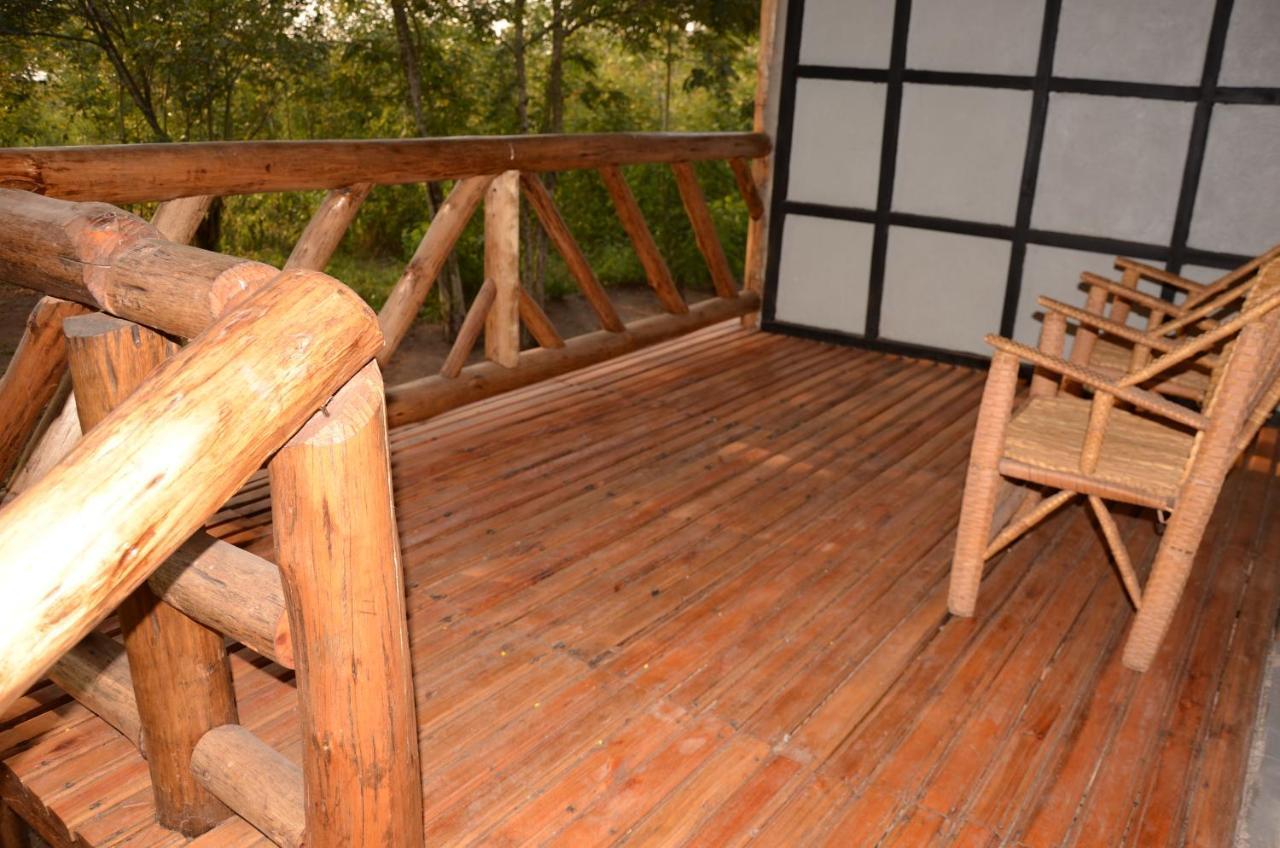 Irungu Forest Safari Lodge Katunguru 外观 照片