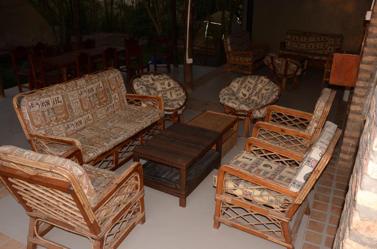 Irungu Forest Safari Lodge Katunguru 外观 照片