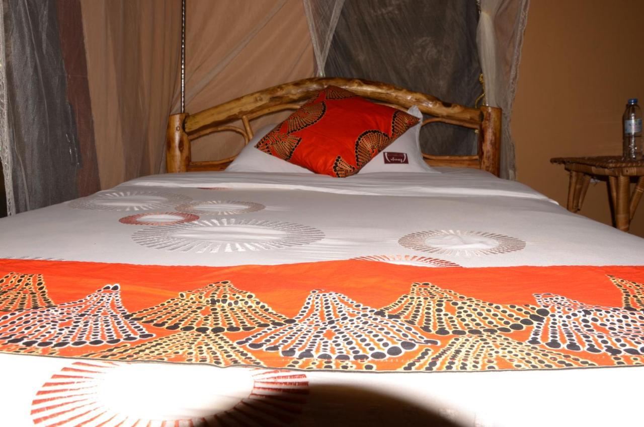 Irungu Forest Safari Lodge Katunguru 外观 照片