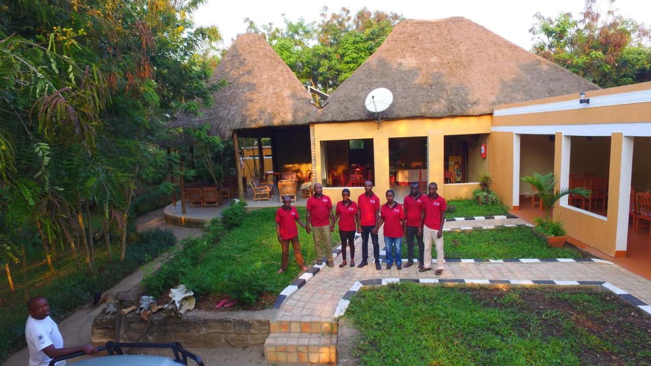 Irungu Forest Safari Lodge Katunguru 外观 照片